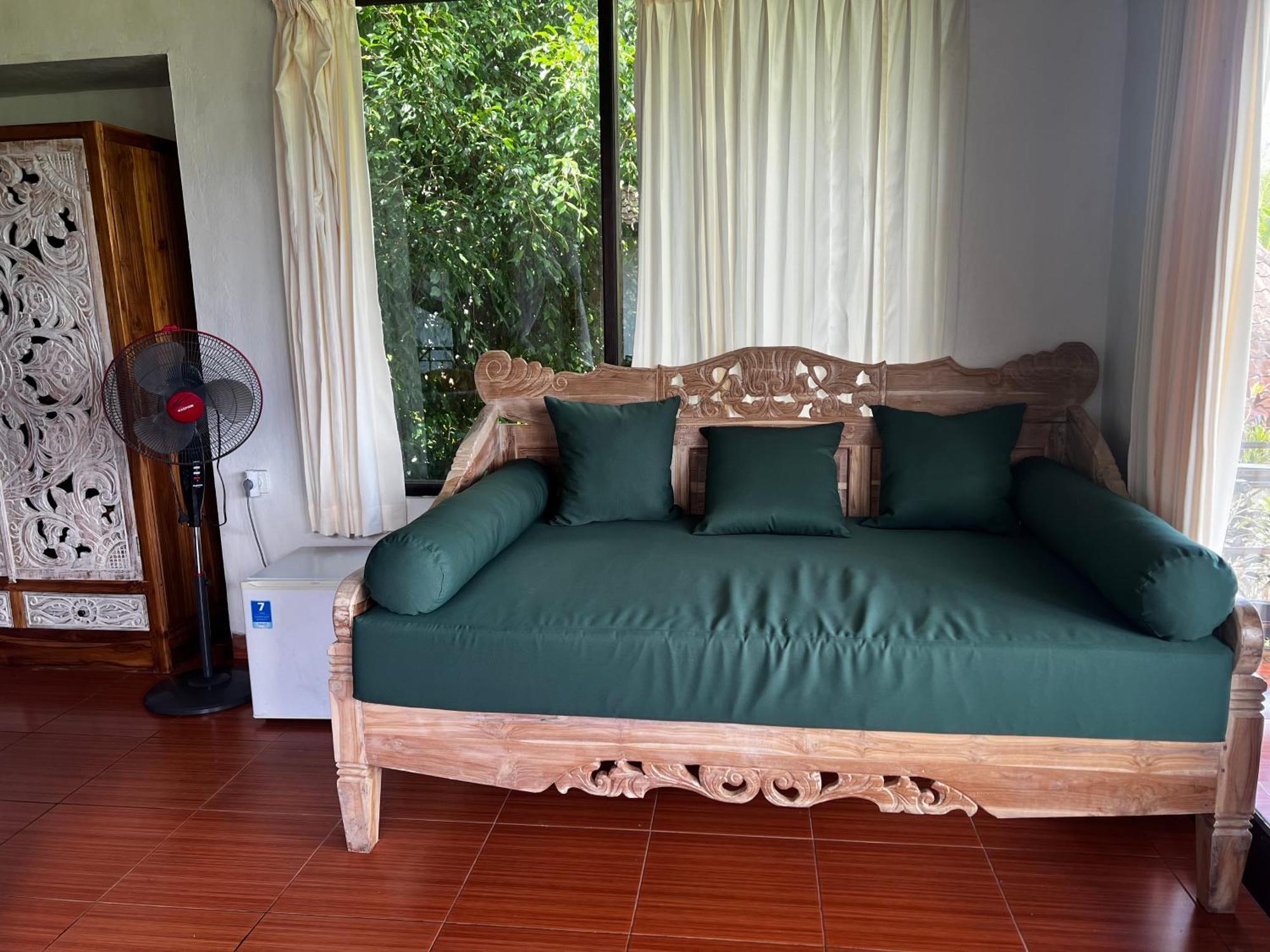 Great Mountain Views Villa Resort Selat Номер фото