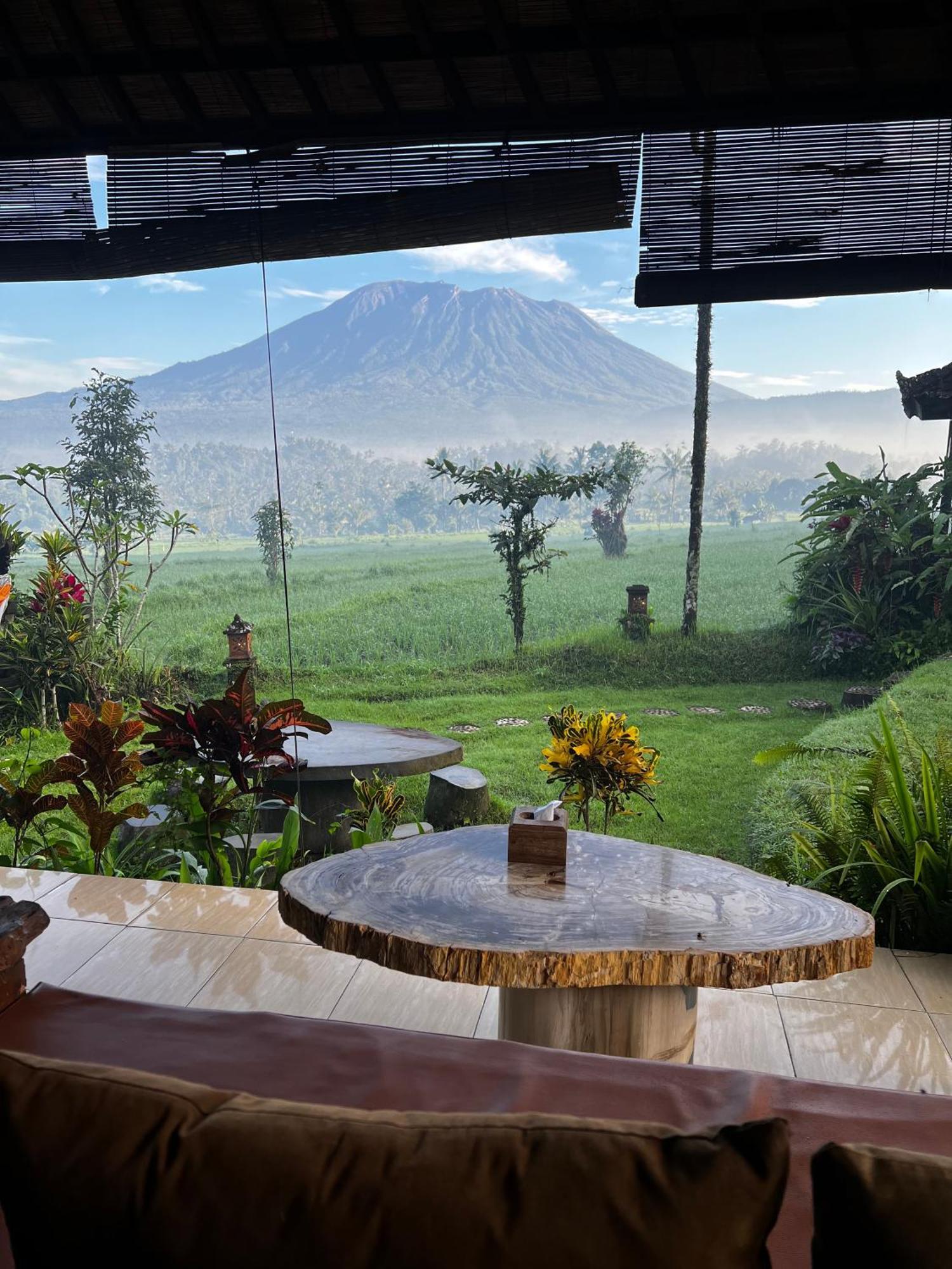 Great Mountain Views Villa Resort Selat Экстерьер фото