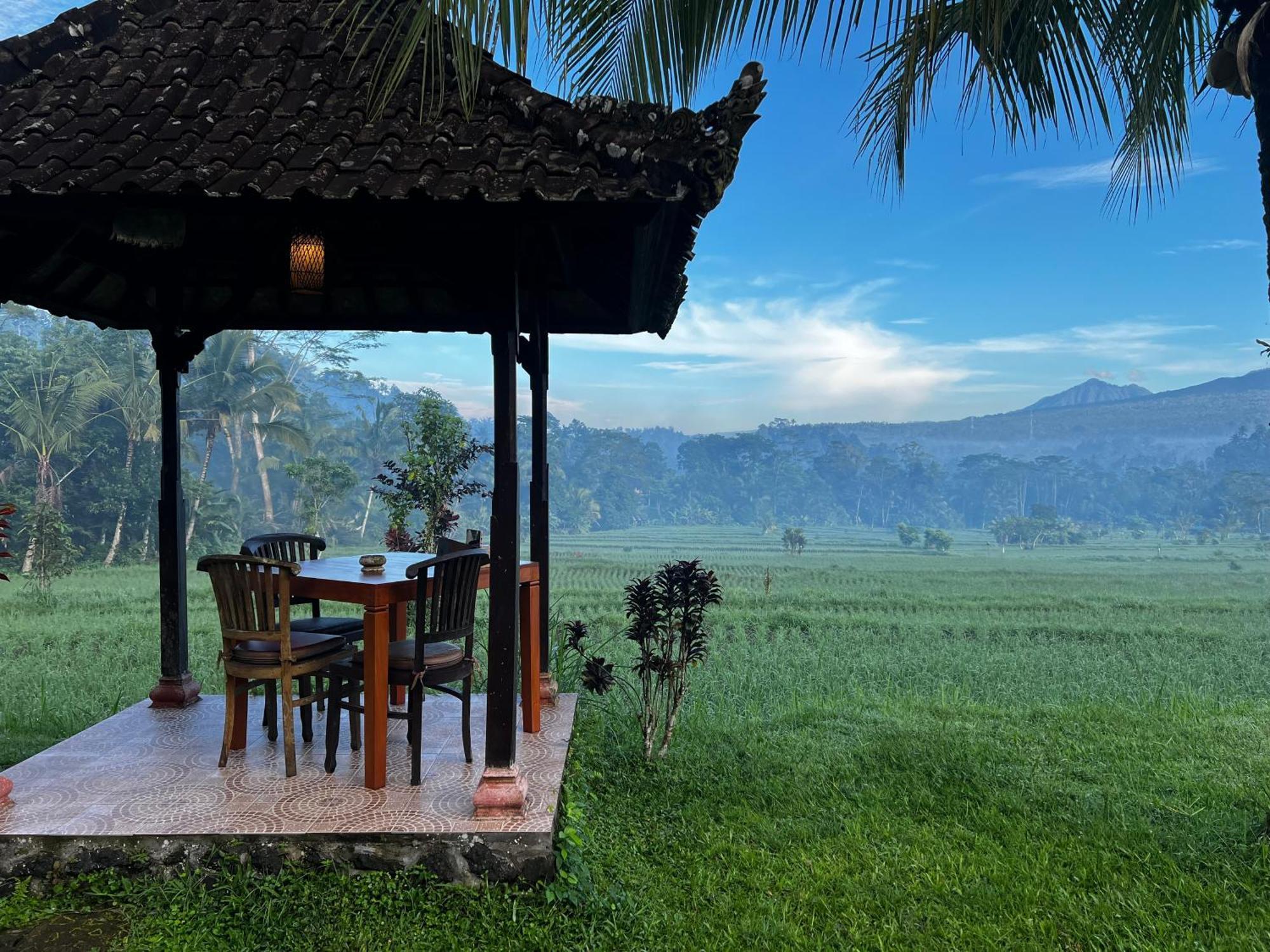 Great Mountain Views Villa Resort Selat Экстерьер фото