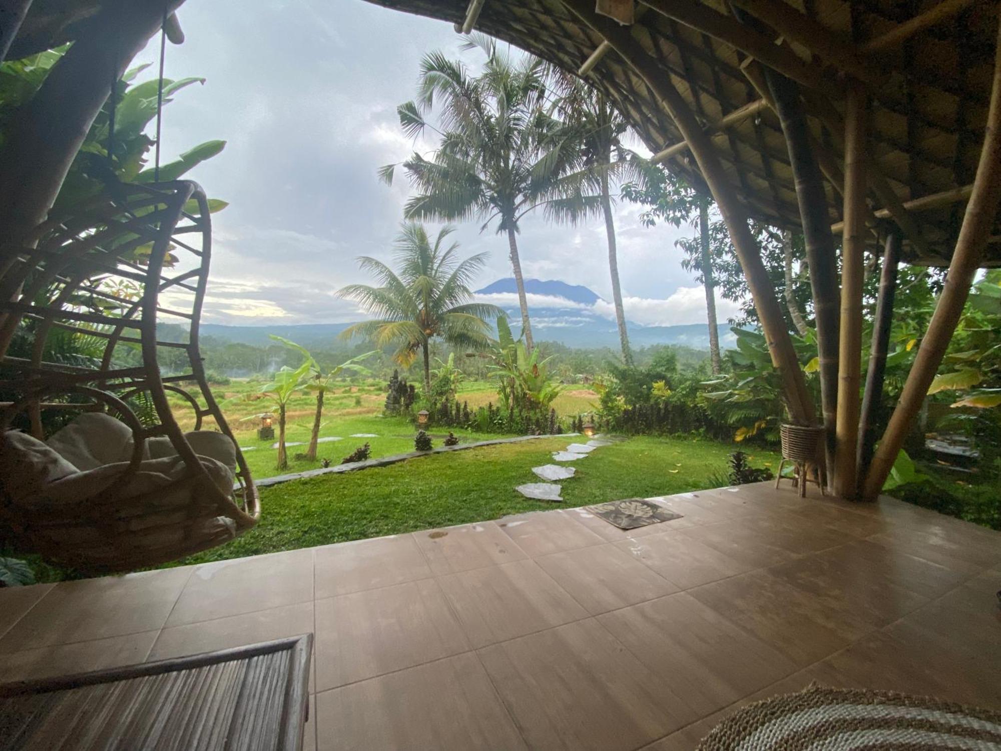 Great Mountain Views Villa Resort Selat Номер фото
